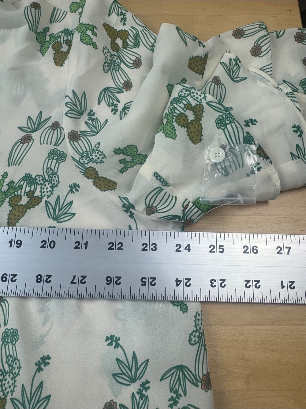 ModCloth Button Front Sheer Cactus Print Shirt Ruffle Sleeve Plus Size 1X - Picture 7 of 10